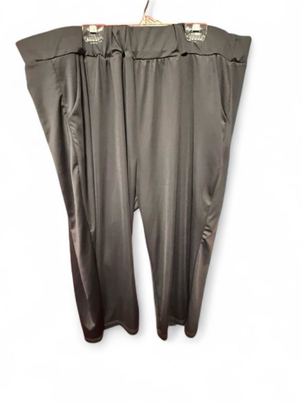 dark gray or charcoal capri pants  5xl